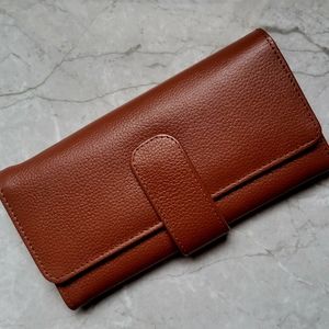 Ladies leather wallet